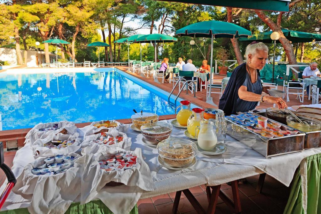 Hotel Kyrie Isole Tremiti San Domino Exteriör bild